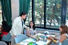 Bakı Şəhəri üzrə Təhsil İdarəsi media nümayəndələri ilə görüş keçirib (FOTO)