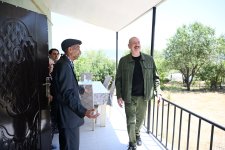 Prezident İlham Əliyev Xocalının Xanyurdu kəndində olub, kəndə köçən bir qrup sakinlə görüşüb (FOTO) (YENİLƏNİB)