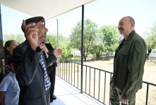 Prezident İlham Əliyev Xocalının Xanyurdu kəndində olub, kəndə köçən bir qrup sakinlə görüşüb (FOTO) (YENİLƏNİB)