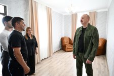 Prezident İlham Əliyev Xocalının Xanyurdu kəndində olub, kəndə köçən bir qrup sakinlə görüşüb (FOTO) (YENİLƏNİB)