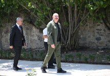 Prezident İlham Əliyev Xocalının Xanyurdu kəndində olub, kəndə köçən bir qrup sakinlə görüşüb (FOTO) (YENİLƏNİB)