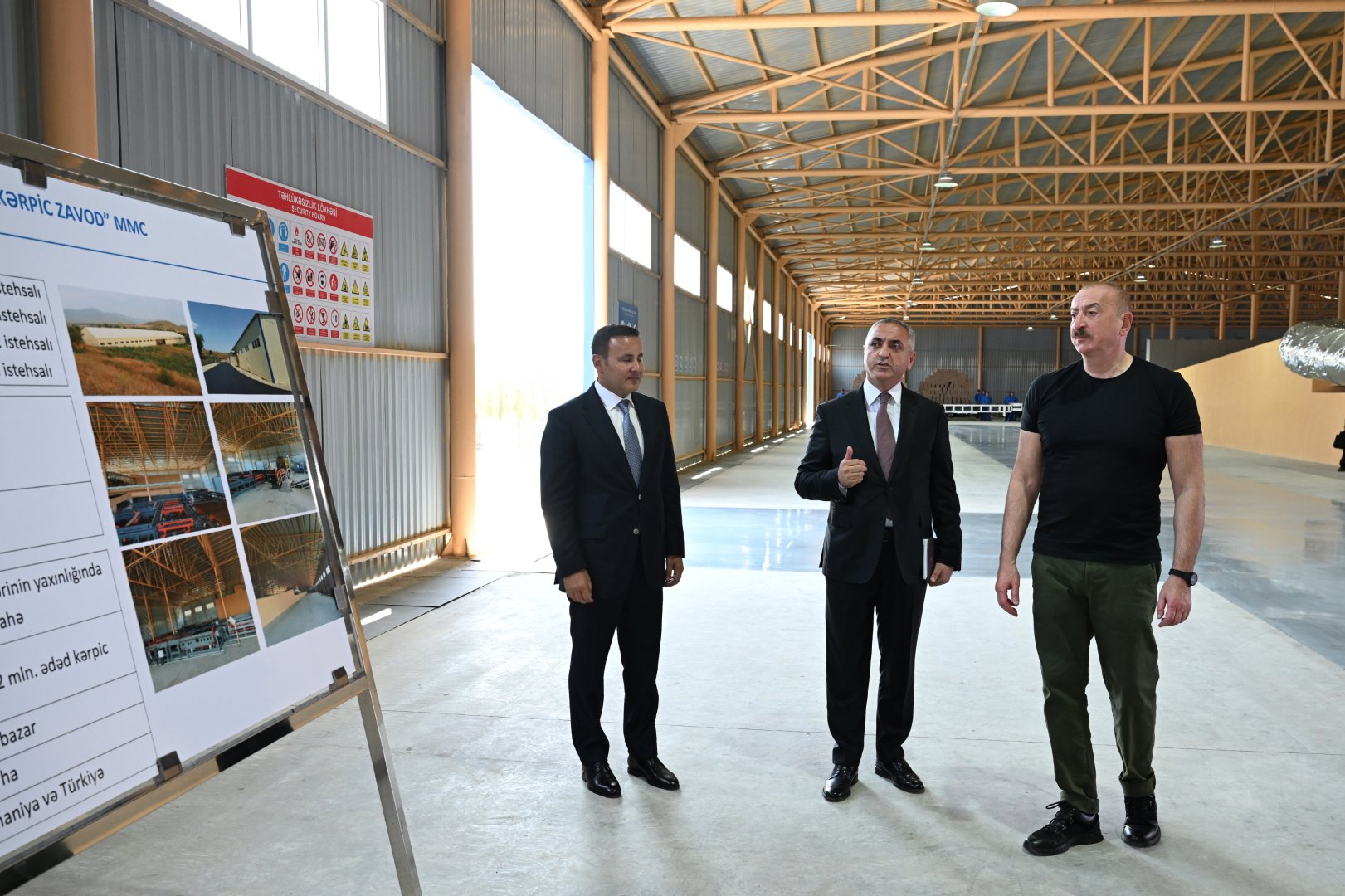 Prezident İlham Əliyev Xocalı kərpic zavodunun açılışında iştirak edib (FOTO)