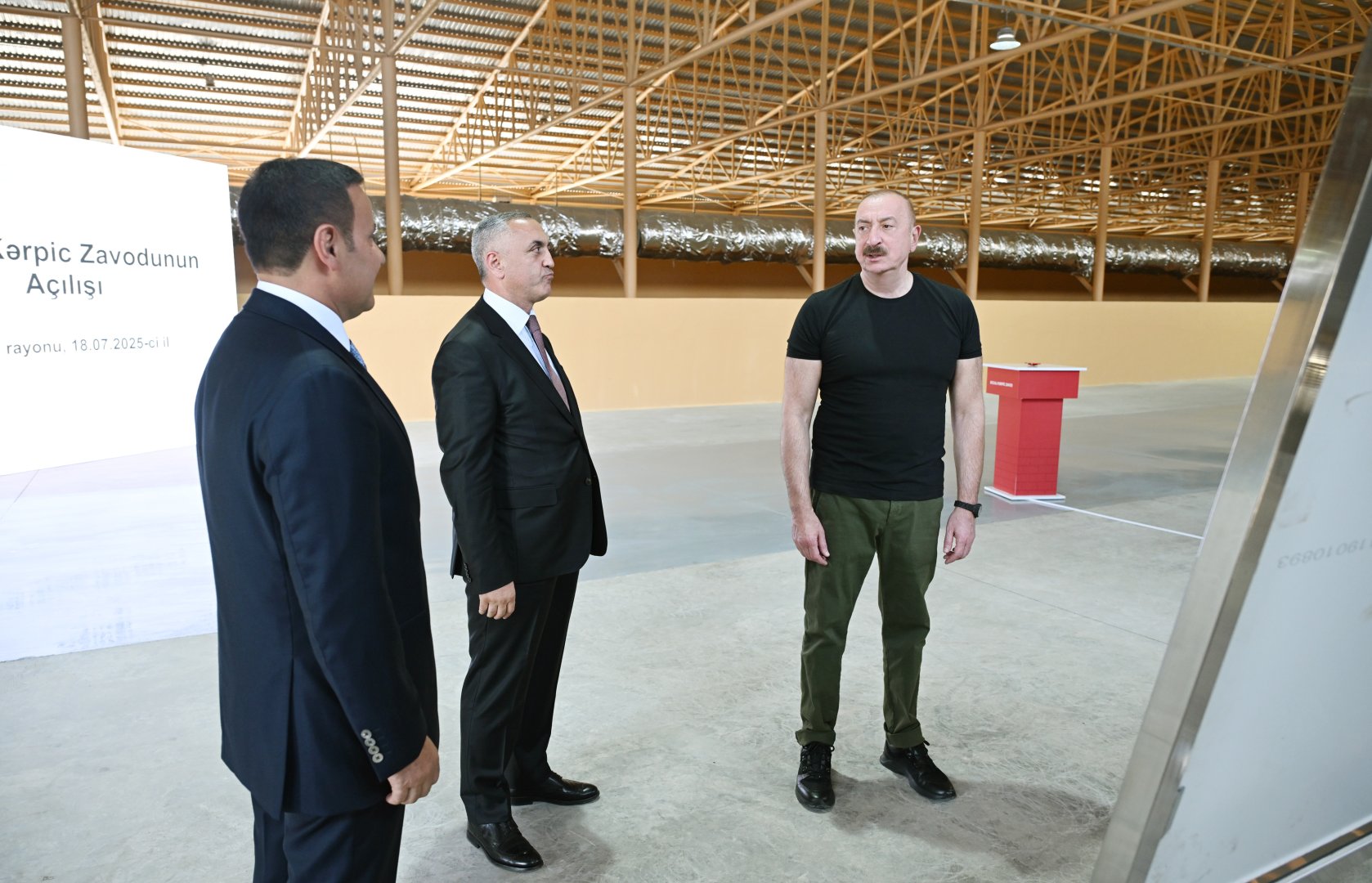 Prezident İlham Əliyev Xocalı kərpic zavodunun açılışında iştirak edib (FOTO)