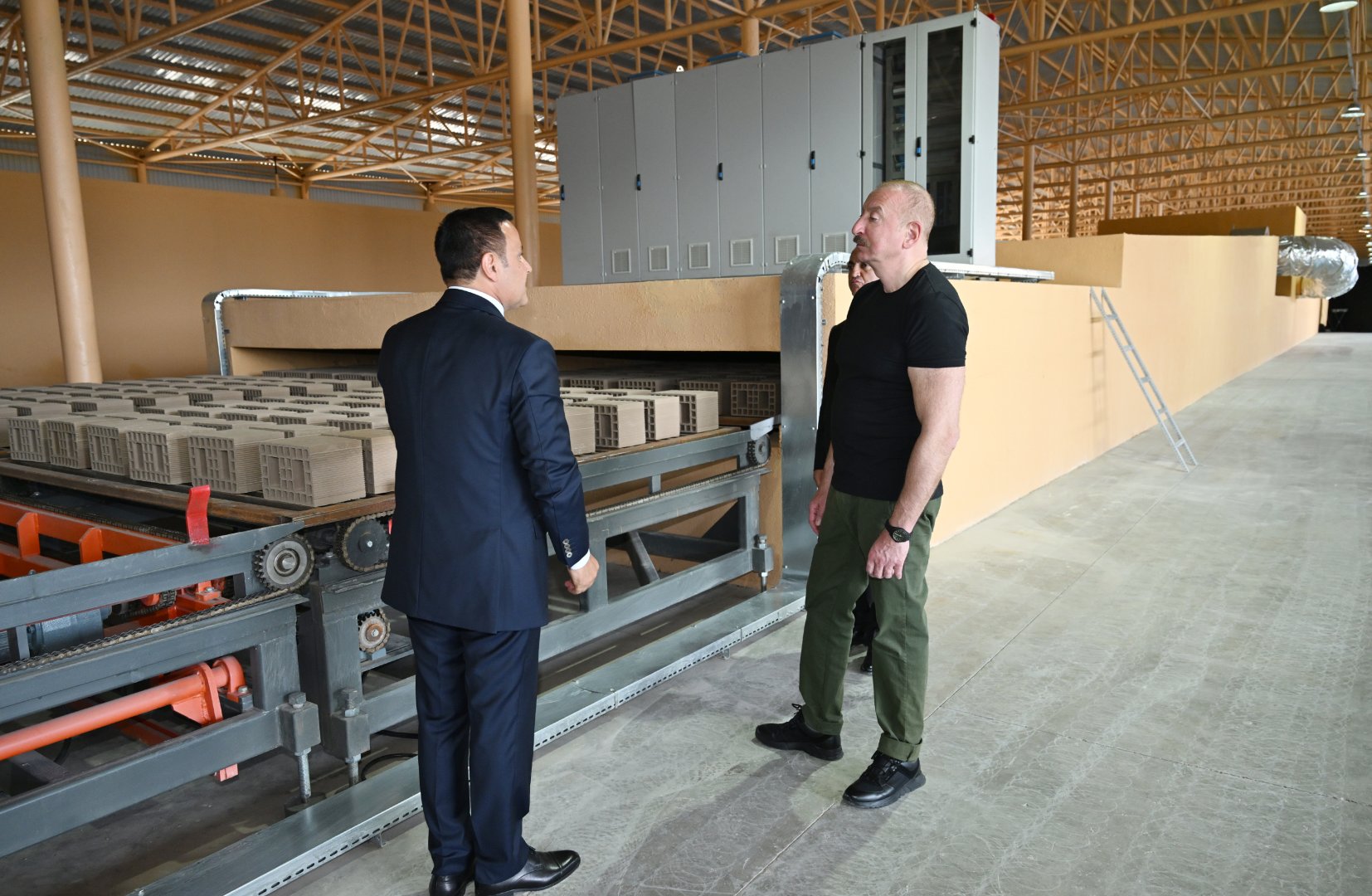 Prezident İlham Əliyev Xocalı kərpic zavodunun açılışında iştirak edib (FOTO)