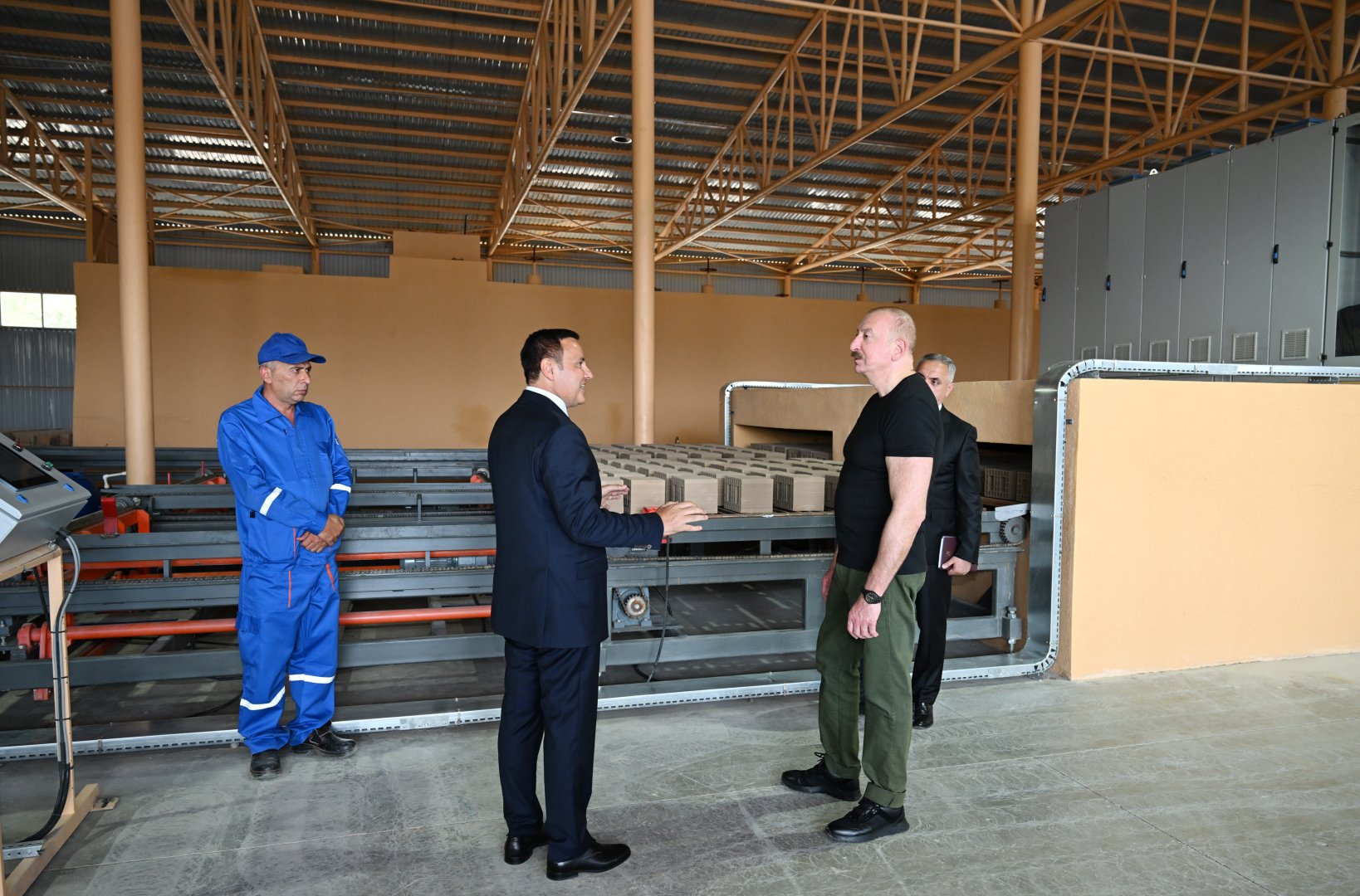 Prezident İlham Əliyev Xocalı kərpic zavodunun açılışında iştirak edib (FOTO)