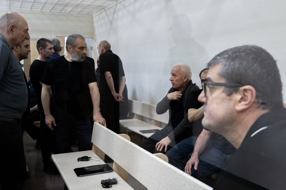 Ermənistan silahlı qüvvələrinin qalıqları və qeyri-qanuni erməni silahlı dəstələrinin törətdiyi təxribatlar nəticəsində zərər çəkmiş şəxslər məhkəmədə ifadə veriblər (FOTO)