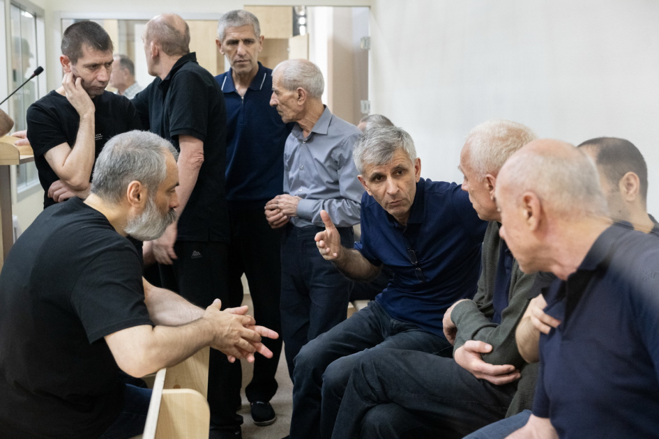 Ermənistan silahlı qüvvələrinin qalıqları və qeyri-qanuni erməni silahlı dəstələrinin törətdiyi təxribatlar nəticəsində zərər çəkmiş şəxslər məhkəmədə ifadə veriblər (FOTO)