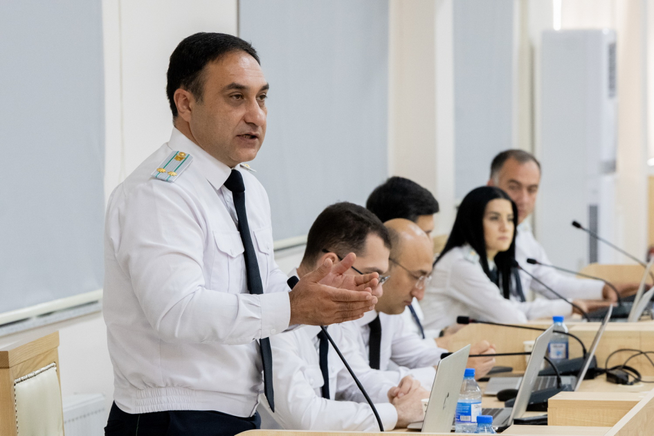 Ermənistan silahlı qüvvələrinin qalıqları və qeyri-qanuni erməni silahlı dəstələrinin törətdiyi təxribatlar nəticəsində zərər çəkmiş şəxslər məhkəmədə ifadə veriblər (FOTO)