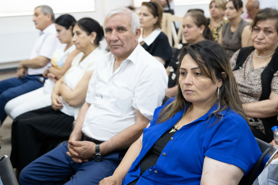 Ermənistan silahlı qüvvələrinin qalıqları və qeyri-qanuni erməni silahlı dəstələrinin törətdiyi təxribatlar nəticəsində zərər çəkmiş şəxslər məhkəmədə ifadə veriblər (FOTO)