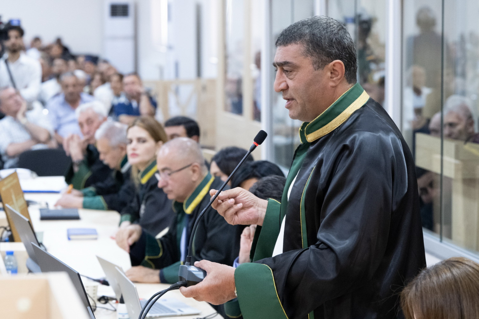 Ermənistan silahlı qüvvələrinin qalıqları və qeyri-qanuni erməni silahlı dəstələrinin törətdiyi təxribatlar nəticəsində zərər çəkmiş şəxslər məhkəmədə ifadə veriblər (FOTO)