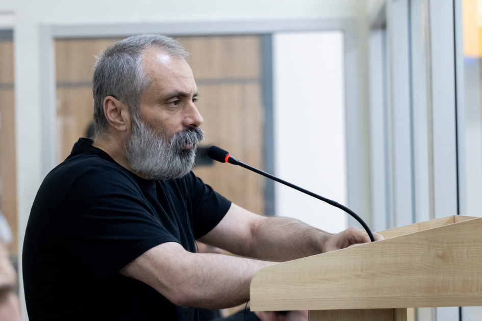 Ermənistan silahlı qüvvələrinin qalıqları və qeyri-qanuni erməni silahlı dəstələrinin törətdiyi təxribatlar nəticəsində zərər çəkmiş şəxslər məhkəmədə ifadə veriblər (FOTO)