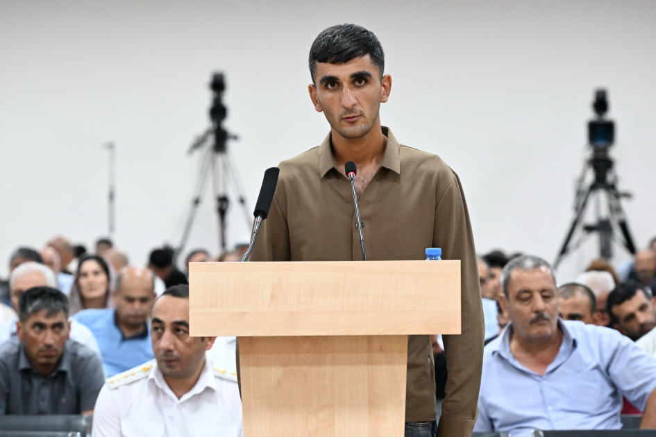 Ermənistan silahlı qüvvələrinin qalıqları və qeyri-qanuni erməni silahlı dəstələrinin törətdiyi təxribatlar nəticəsində zərər çəkmiş şəxslər məhkəmədə ifadə veriblər (FOTO)