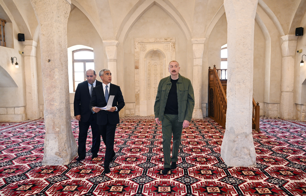 Prezident İlham Əliyev Ağdamın Qiyaslı kəndindəki tarixi məscidin binasının bərpadan sonra açılışında iştirak edib (FOTO)