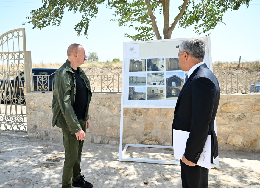 Prezident İlham Əliyev Ağdamın Qiyaslı kəndindəki tarixi məscidin binasının bərpadan sonra açılışında iştirak edib (FOTO)
