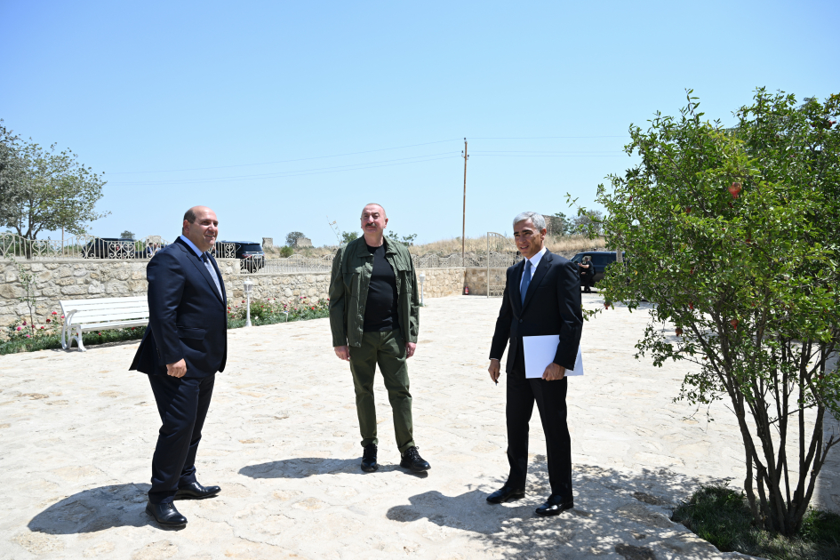 Prezident İlham Əliyev Ağdamın Qiyaslı kəndindəki tarixi məscidin binasının bərpadan sonra açılışında iştirak edib (FOTO)