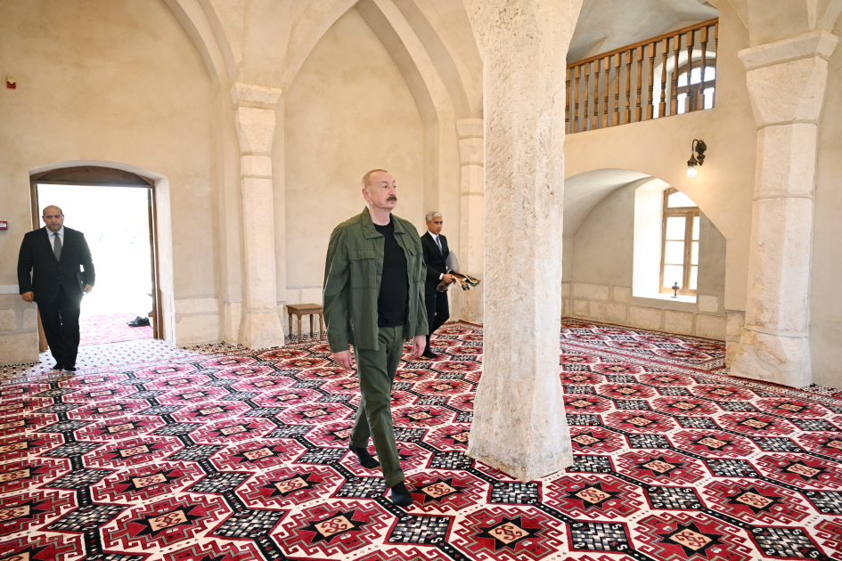 Prezident İlham Əliyev Ağdamın Qiyaslı kəndindəki tarixi məscidin binasının bərpadan sonra açılışında iştirak edib (FOTO)