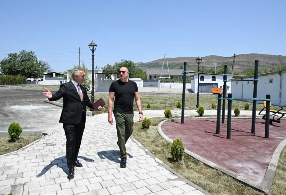 Prezident İlham Əliyev Xocalının Təzəbinə kəndində görülən işlərlə tanış olub (FOTO)