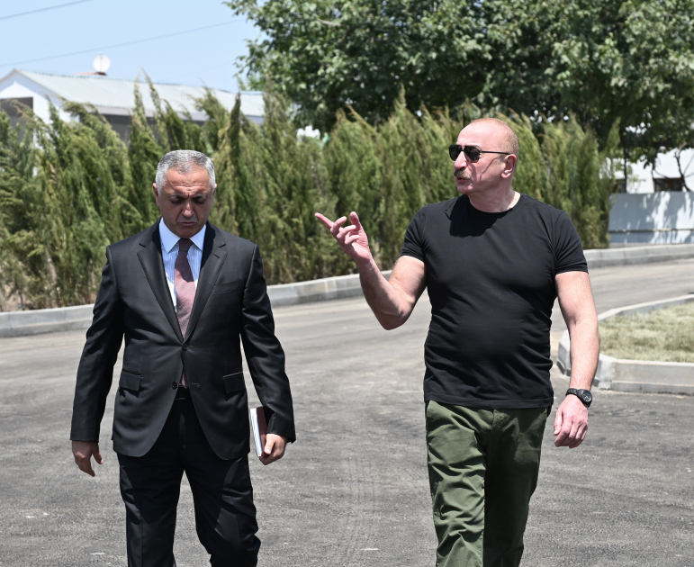 Prezident İlham Əliyev Xocalının Təzəbinə kəndində görülən işlərlə tanış olub (FOTO)