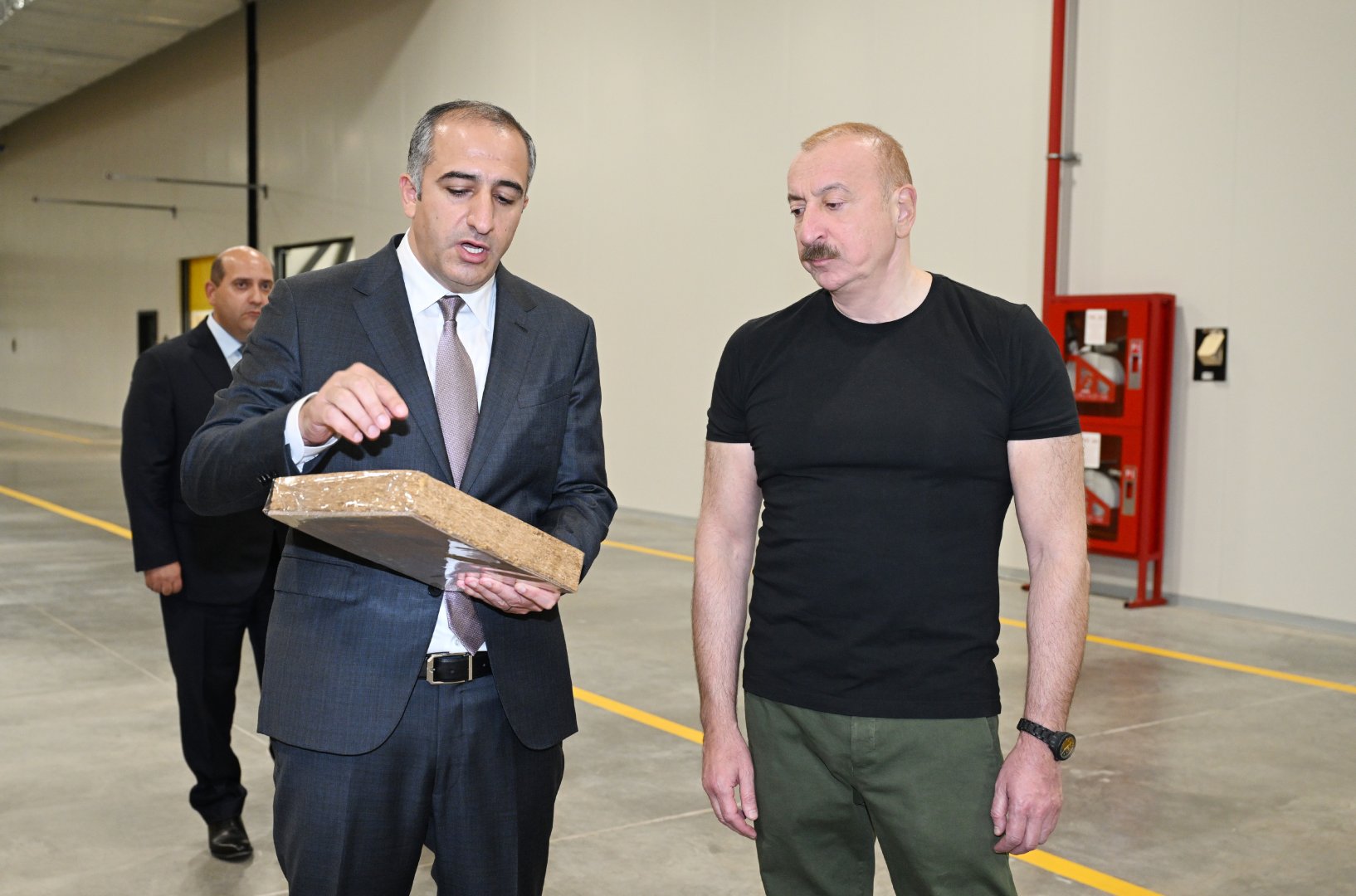 Prezident İlham Əliyev Ağdam Sənaye Parkında tütün məmulatlarının istehsalı müəssisəsinin açılışında iştirak edib (FOTO)