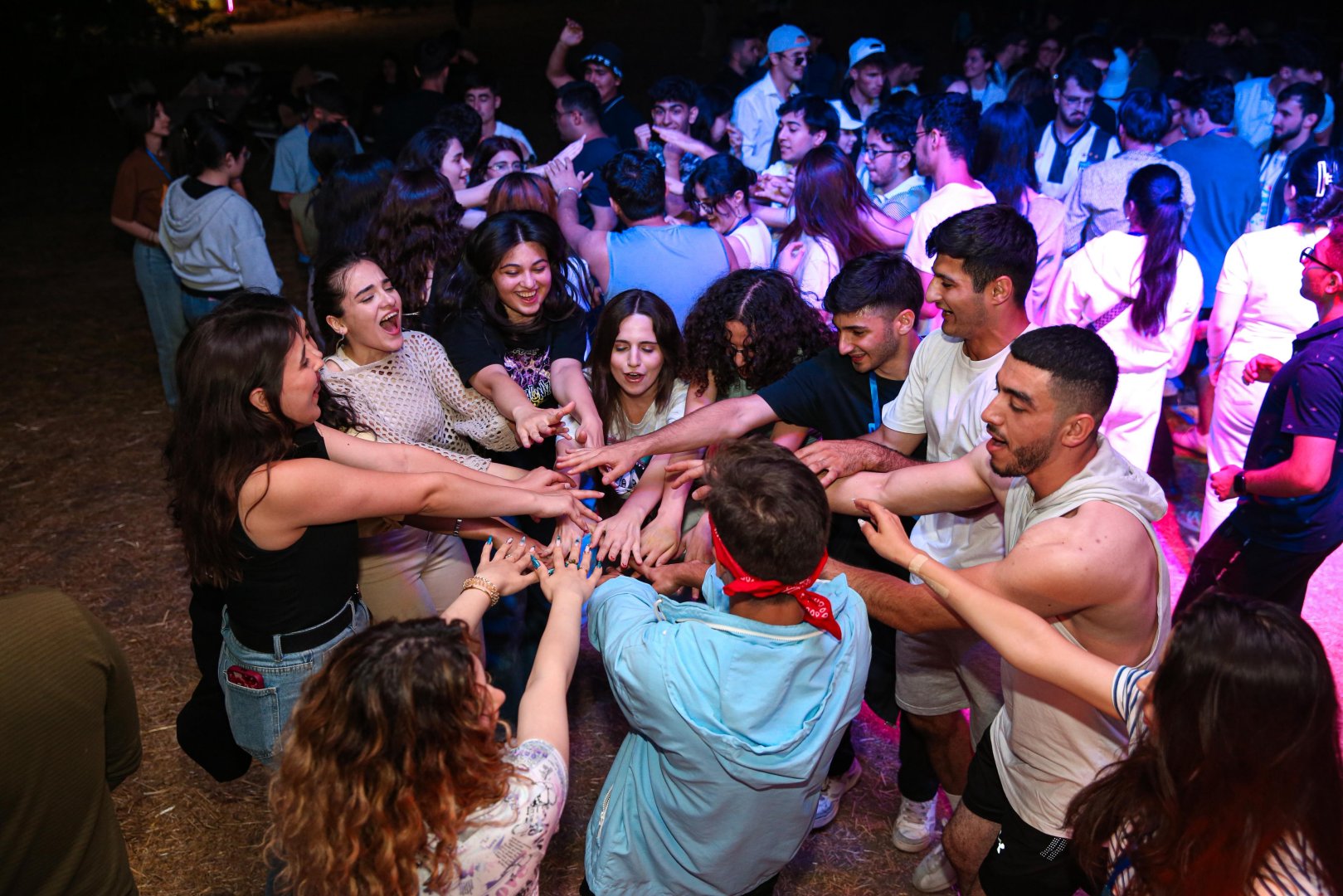 Gənclər “Yay Fest”də birgə dəyərlər ətrafında birləşərək həmrəy oldular (FOTO)