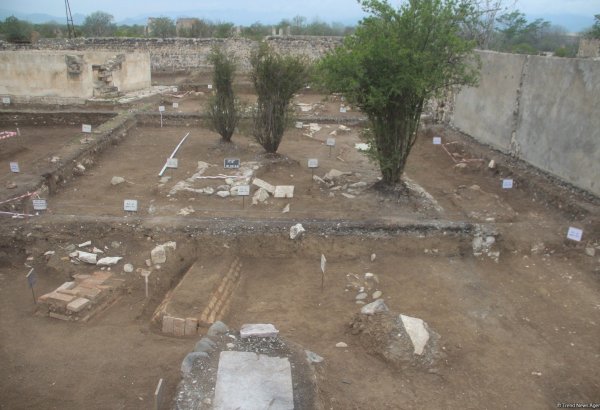 İmarət kompleksində aşkarlanmış insan qalıqlarının genetik analizi aparılır (FOTO)