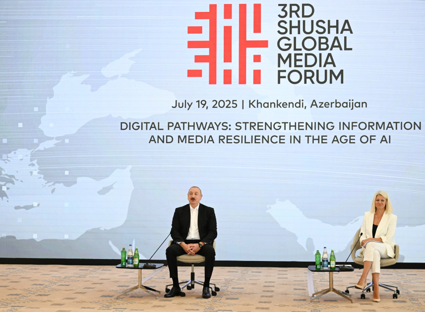 Prezident İlham Əliyevin III Şuşa Qlobal Media Forumunun iştirakçıları ilə görüşü keçirilir (FOTO/CANLI YAYIM)