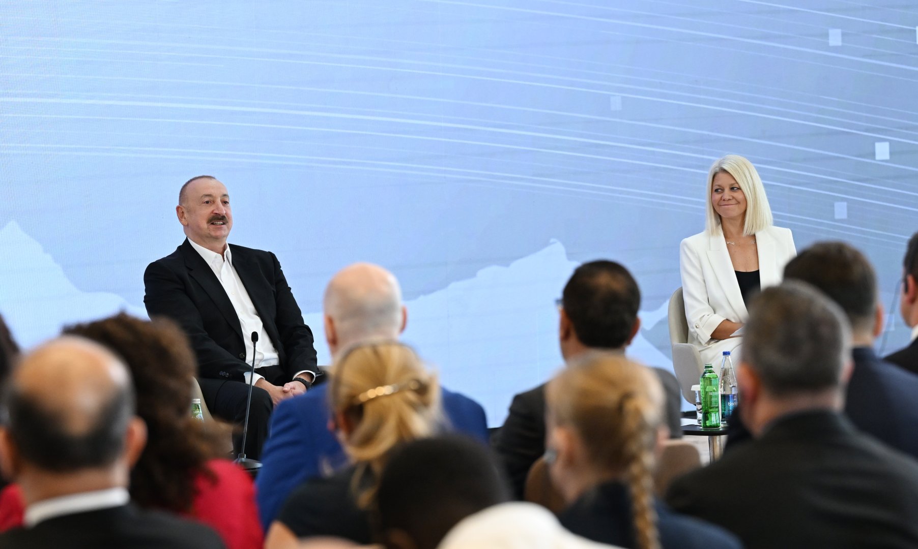 Prezident İlham Əliyevin III Şuşa Qlobal Media Forumunun iştirakçıları ilə görüşü keçirilib (FOTO/VIDEO)