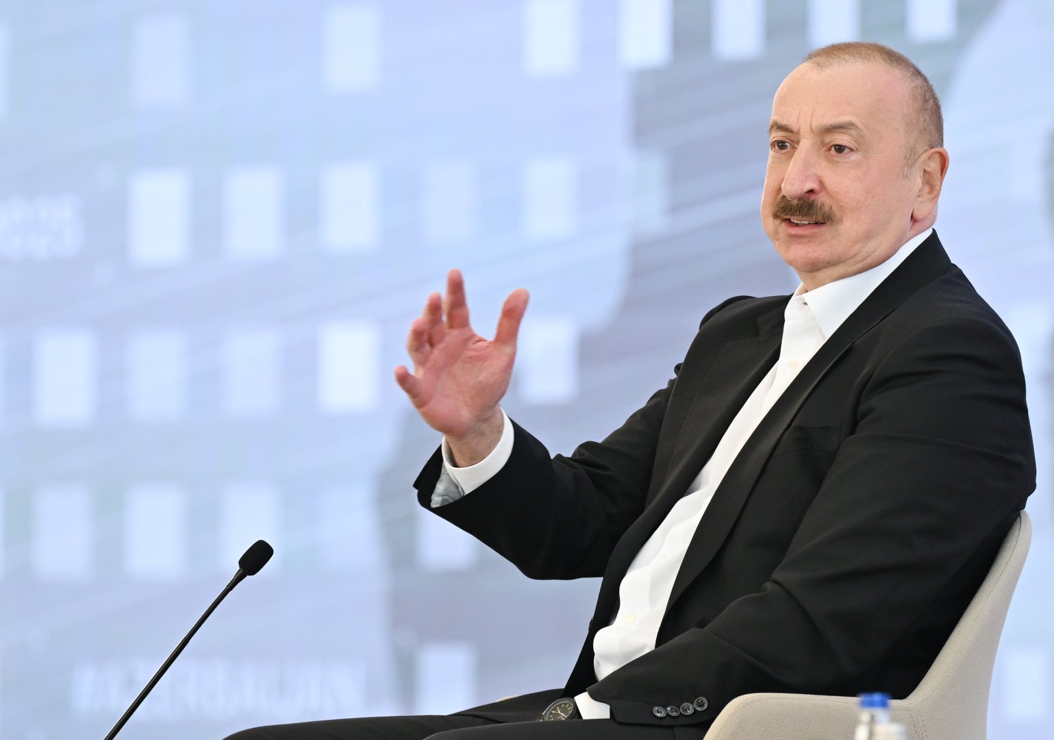 Prezident İlham Əliyev: Azərbaycan AZAL təyyarəsinin vurulması ilə bağlı beynəlxalq ədliyyə sisteminə müraciət etmək üçün qovluq hazırlayır