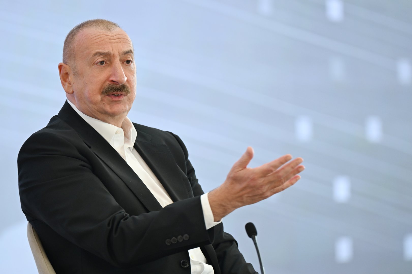 Prezident İlham Əliyevin III Şuşa Qlobal Media Forumunun iştirakçıları ilə görüşü keçirilib (FOTO/VIDEO)