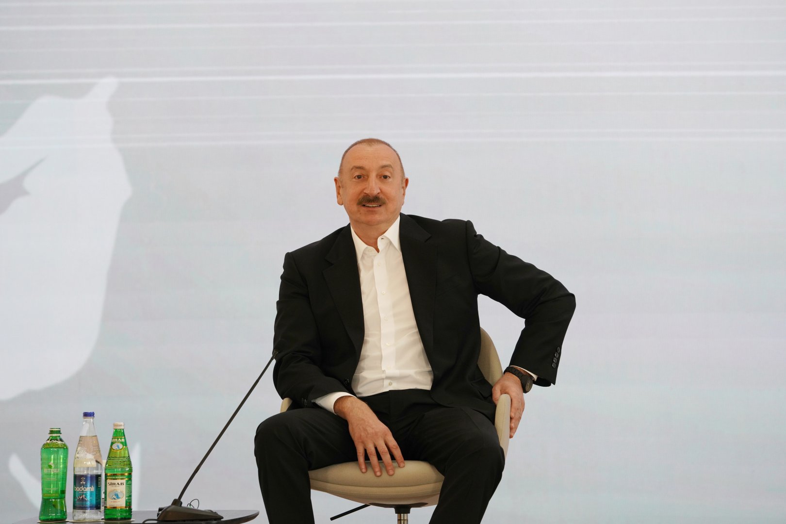 Prezident İlham Əliyevin III Şuşa Qlobal Media Forumunun iştirakçıları ilə görüşü keçirilib (FOTO/VIDEO)