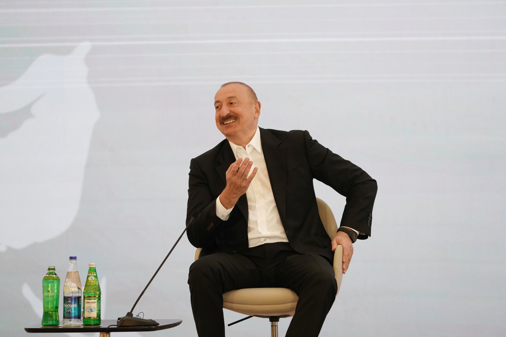 Prezident İlham Əliyevin III Şuşa Qlobal Media Forumunun iştirakçıları ilə görüşü keçirilib (FOTO/VIDEO)