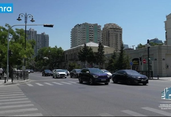 Qəzaların baş verdiyi yolayrıcında yeni svetoforlar quraşdırılıb (FOTO)