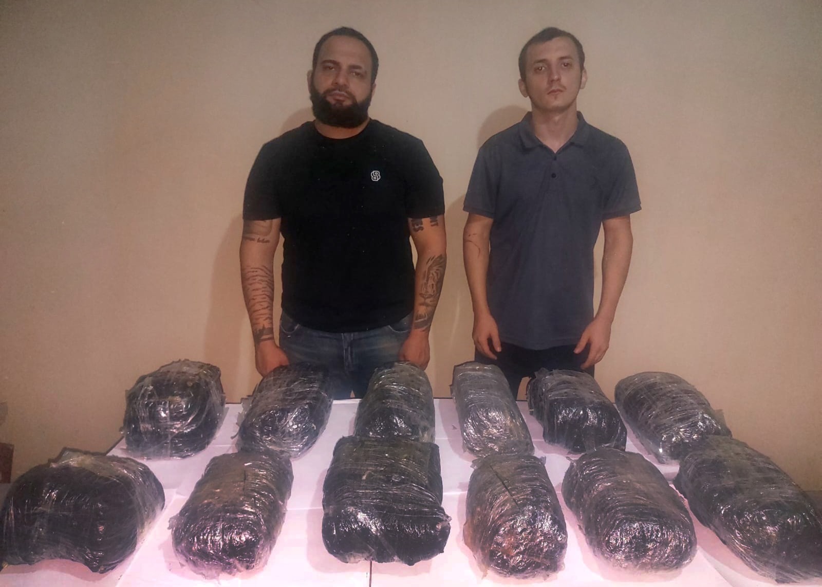İrandan Azərbaycana 13 kiloqramadək narkotik vasitə keçirməyə cəhd edənlər tutulublar