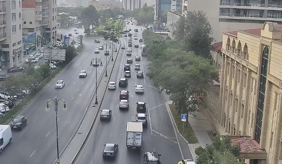 Sürücülərin NƏZƏRİNƏ: Paytaxtın bir sıra yollarında tıxac var - SİYAHI (FOTO)