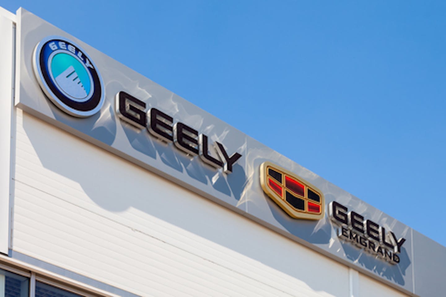 "Geely" avtomobil konserni "Zeekr" qrupunu tam nəzarətə götürür