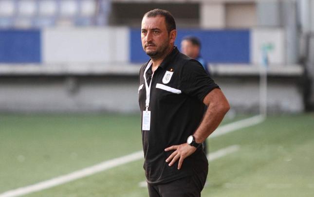 "Neftçi" məşqçisi ilə yollarını ayırıb