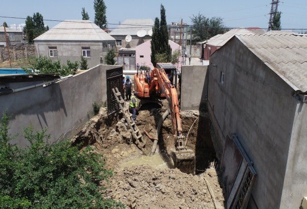 Magistral xəttin üzərində tikilən evlərin su təchizatına yaratdığı çətinliklər açıqlandı (FOTO/VİDEO)