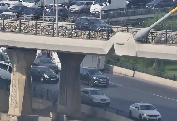 Paytaxtın bu ərazisində qəza: sıxlıq yaranıb (FOTO)