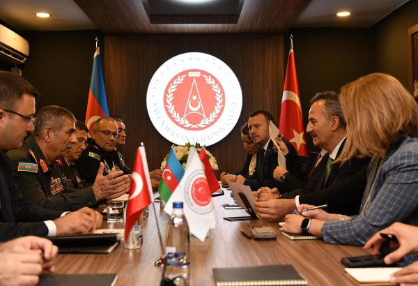 Azərbaycan-Türkiyə hərbi əlaqələrinin inkişaf perspektivləri müzakirə edilib (FOTO)