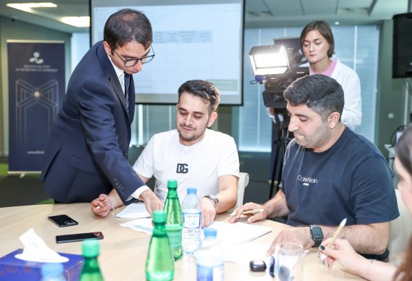 Neft Fondu media nümayəndələri üçün təlim keçirib (FOTO)