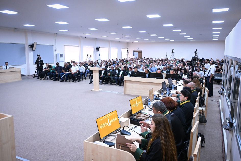 Ermənistan silahlı qüvvələrinin təxribatları nəticəsində yaralanmış, evləri dağıdılmış, əsir və girovluqda olmuş 60-dan çox zərərçəkmiş şəxs məhkəmədə ifadə verib (FOTO)