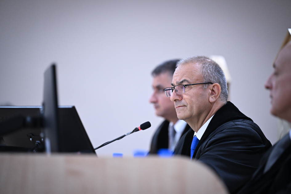 Ermənistan silahlı qüvvələrinin təxribatları nəticəsində yaralanmış, evləri dağıdılmış, əsir və girovluqda olmuş 60-dan çox zərərçəkmiş şəxs məhkəmədə ifadə verib (FOTO)