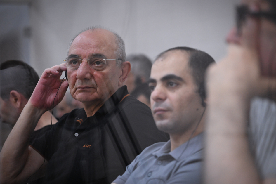 Ermənistan silahlı qüvvələrinin təxribatları nəticəsində yaralanmış, evləri dağıdılmış, əsir və girovluqda olmuş 60-dan çox zərərçəkmiş şəxs məhkəmədə ifadə verib (FOTO)