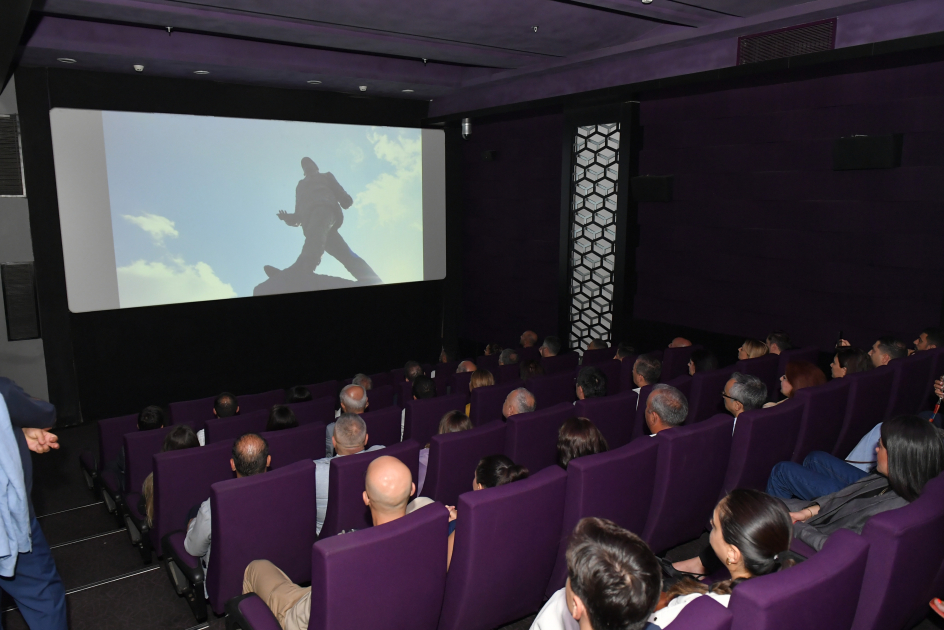 "Bir səfərin izi ilə - Fransa" sənədli filminin təqdimatı olub (FOTO)
