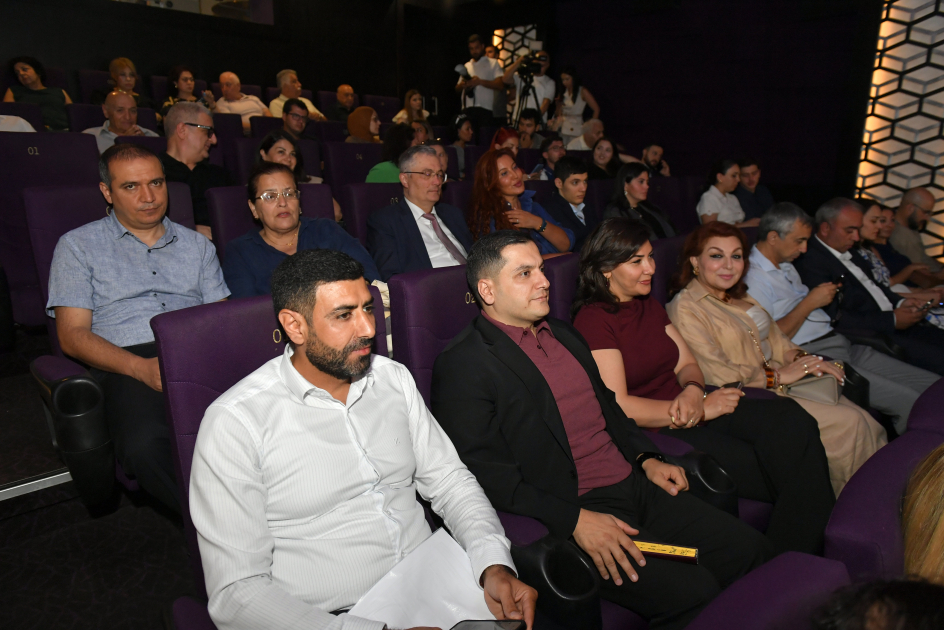 "Bir səfərin izi ilə - Fransa" sənədli filminin təqdimatı olub (FOTO)