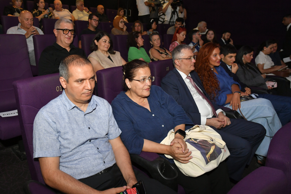 "Bir səfərin izi ilə - Fransa" sənədli filminin təqdimatı olub (FOTO)