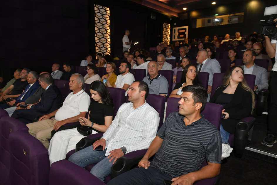 "Bir səfərin izi ilə - Fransa" sənədli filminin təqdimatı olub (FOTO)