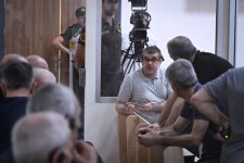Ermənistan silahlı qüvvələrinin təxribatları nəticəsində yaralanmış, evləri dağıdılmış, əsir və girovluqda olmuş 60-dan çox zərərçəkmiş şəxs məhkəmədə ifadə verib (FOTO)
