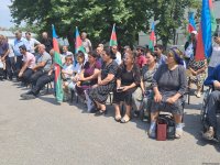 Həsənrizə çatan ailələrə evlərinin açarları təqdim edildi (YENİLƏNİB) (FOTO)