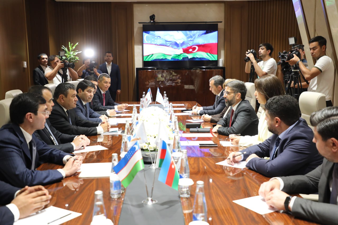 SOCAR və “Uzbekneftegaz” Üstyurt bölgəsində karbohidrogenlərin kəşfiyyatı ilə bağlı saziş bağlayıb (FOTO)